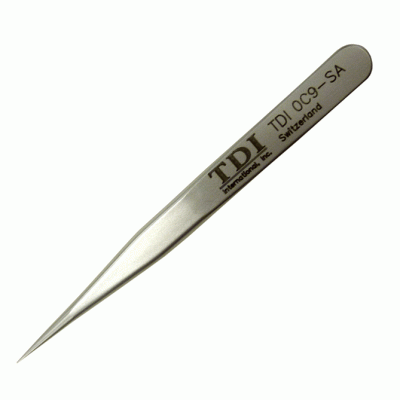 short tweezers with flat edges and fine tips Short tweezers with flat edges and fine tips