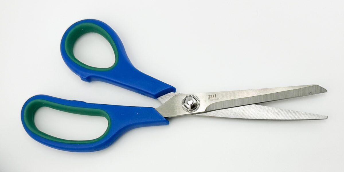 SmartCut Scissors with Straight Serrated Tip