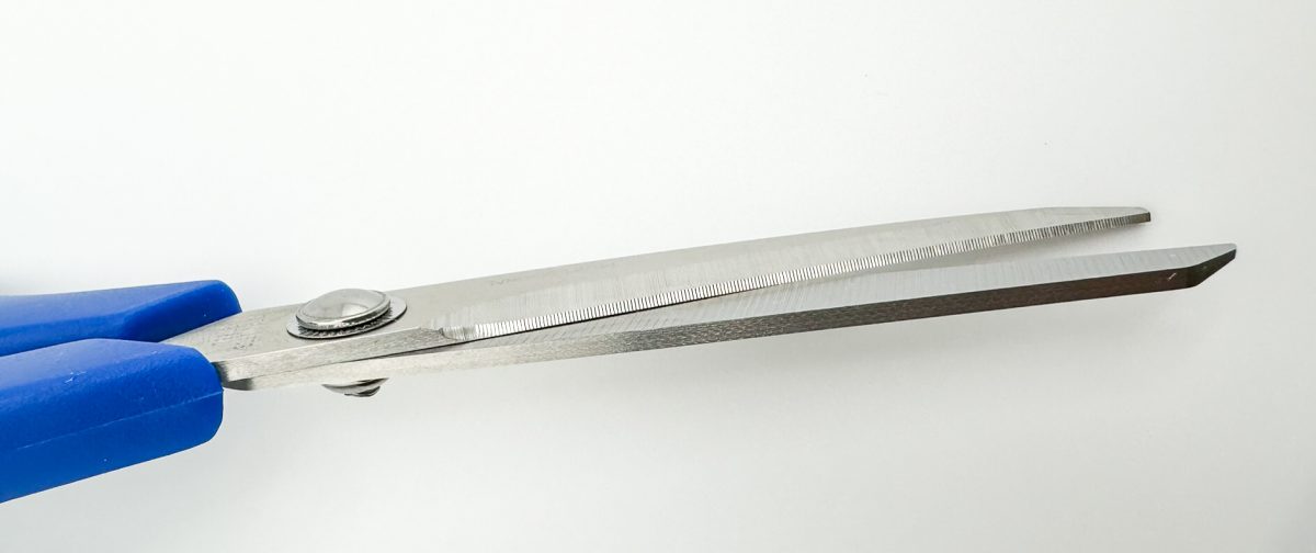 SmartCut Scissors with Straight Serrated Tip