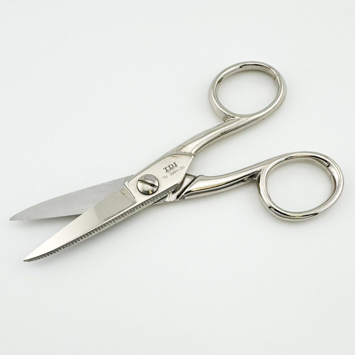 ProCut Scissors with Straight Serrated Tip
